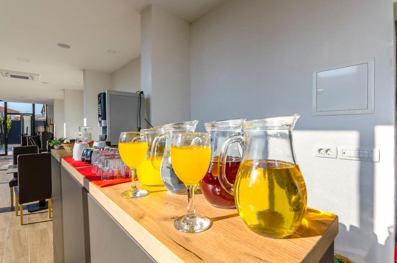 All Saints Suites B&B Kastela Kastel Stafilic ภายนอก รูปภาพ